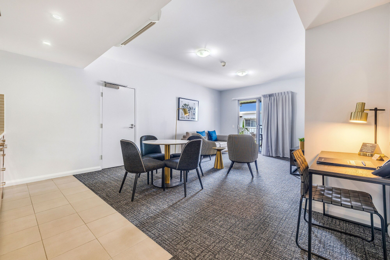 Dining Room 9