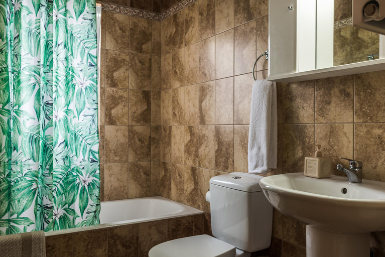 Bathroom, Thea Artemis, Crete