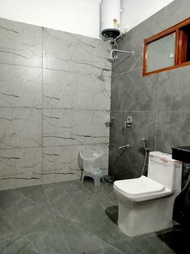 Bathroom 3, Paatli Fort Estate Resort, Nainital