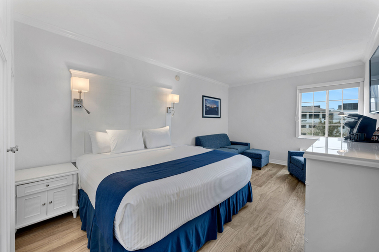 Bedroom 2, Bayfront Inn Fifth Avenue, Collier