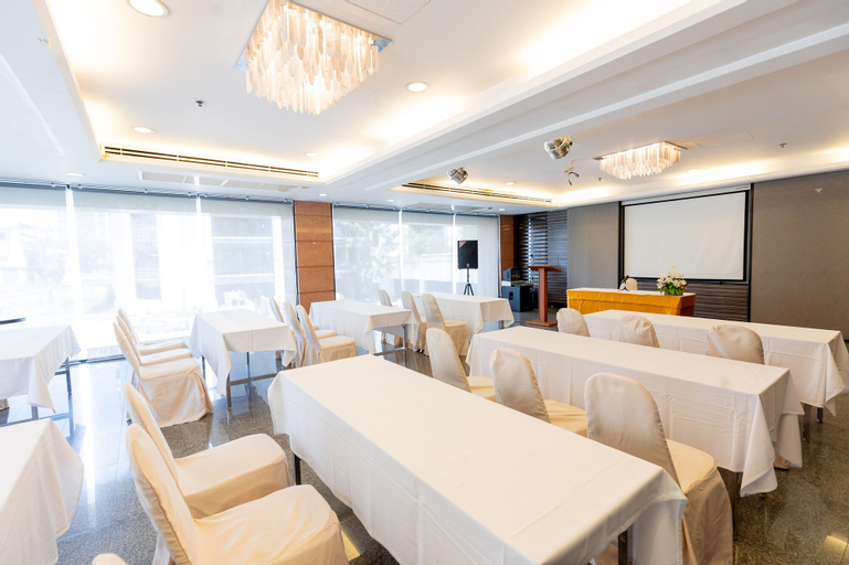 Food & Drinks 5, Sukhothai Hotel and Residence, Huai Kwang