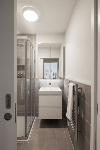 Bathroom 2, Urban Rest - Merrion Square Apartments, Dublin