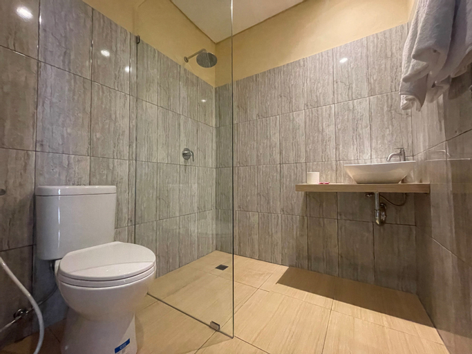 Bathroom 9