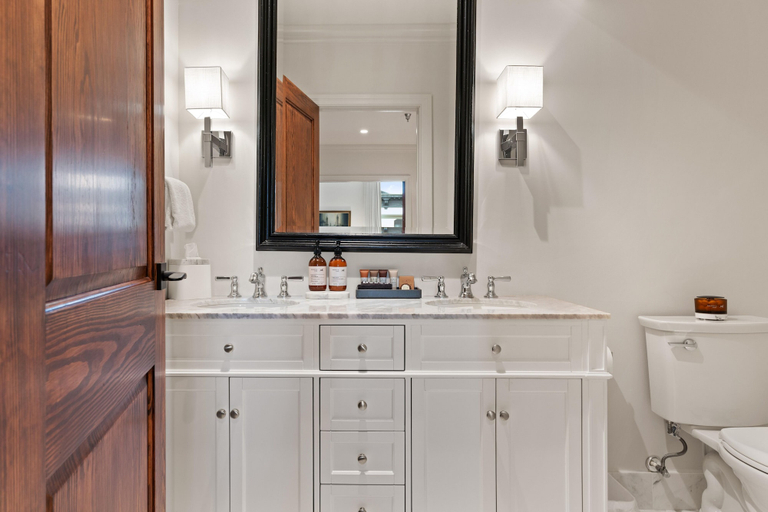 Bathroom 3, The Kress Brunswick, Glynn