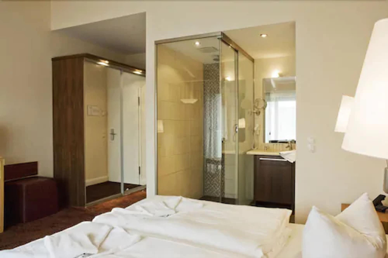 Bedroom 3, Strandhotel Binz, Vorpommern-Rügen