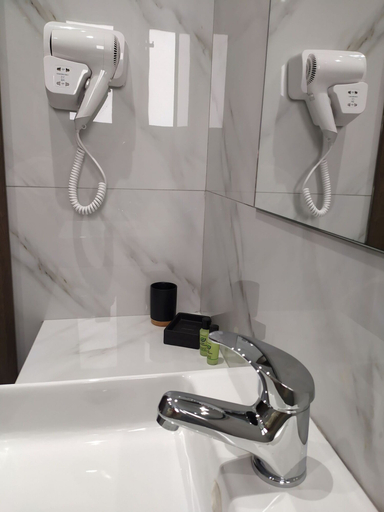 Bathroom 5, New Amaryllis Hotel, Attica