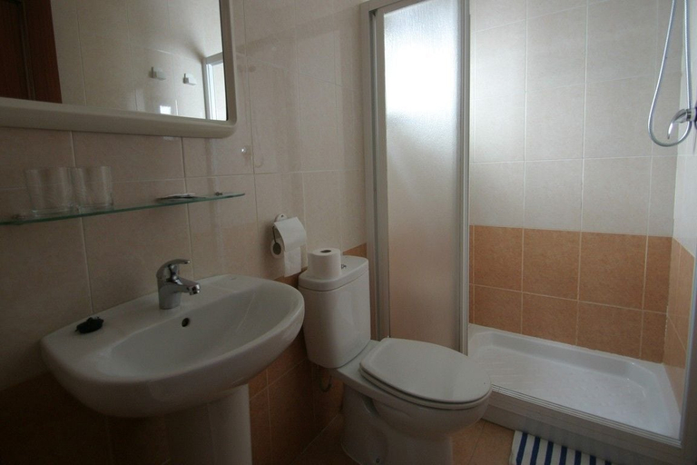 Bathroom 3, Pension el Portillo, Córdoba