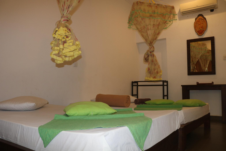 Bedroom 2, Polonnaruwa Holiday Inn, Thamankaduwa