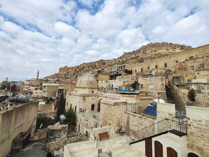 Others 5, Artukhan Konak, Kızıltepe