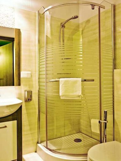 Bathroom 3, Sunny Hotel, Poznań City