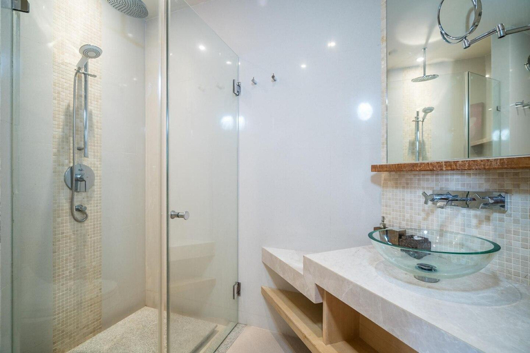 Bathroom 4, Bang Tao Beachfront 2br apartment, sea view pool, Phuket Island