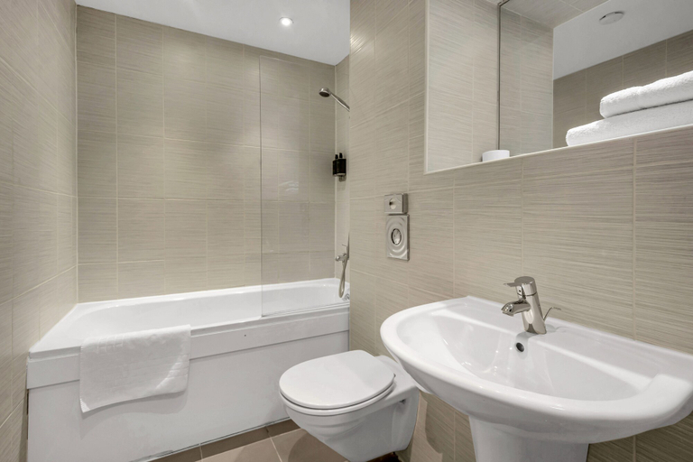 Bathroom 3, Roomzzz Leeds Headingley, Leeds