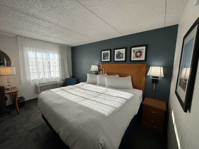 Bedroom 4, Harbor Town, BW Signature Collection, Manitowoc