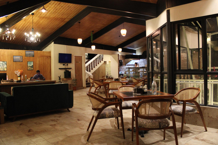 Food & Drinks 5, Arcadia Heritage Property, Darjiling