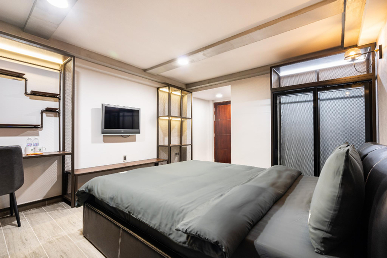 Bedroom 6