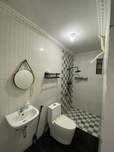 Bathroom 4, Rumahtata Homestay, Banyumas