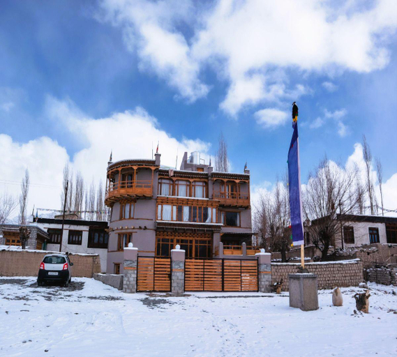 Others 4, Dakpa House, Leh