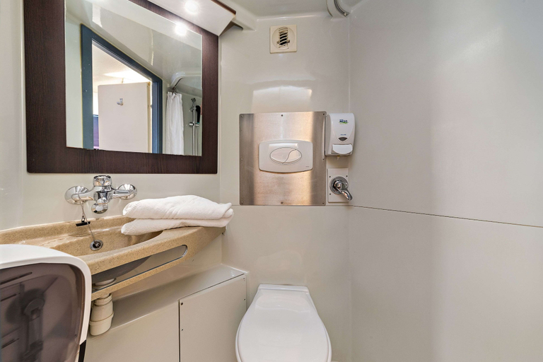 Bathroom 5, Premiere Classe Rouen Sud - Parc des Expositions, Seine-Maritime