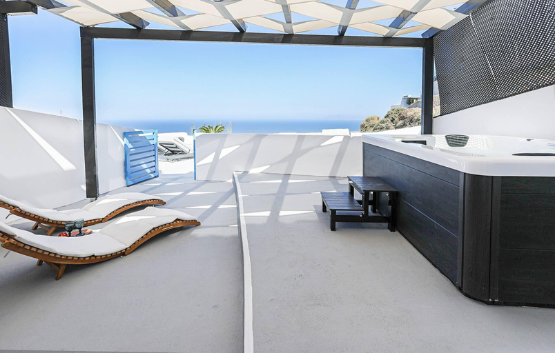 Others 3, Aristofanis Sunrise Suite, South Aegean