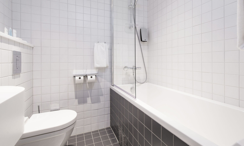 Bathroom 4, Thon Hotel Rosenkrantz, Bergen