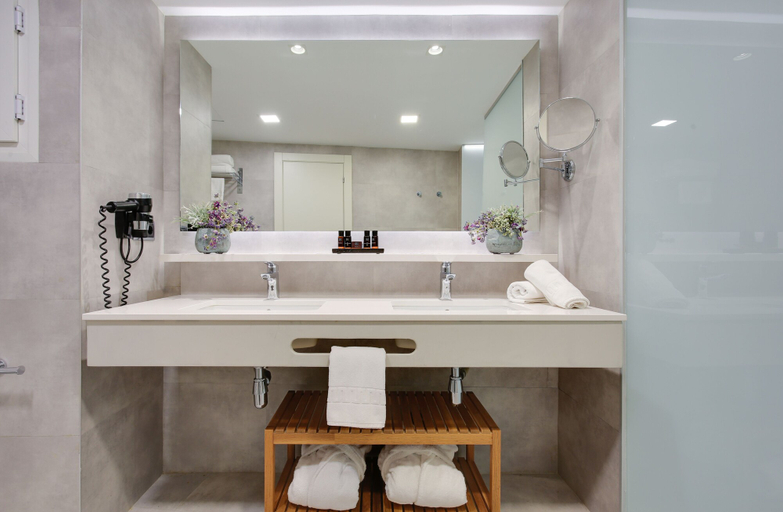 Bathroom 5, Hotel Calipolis, Barcelona