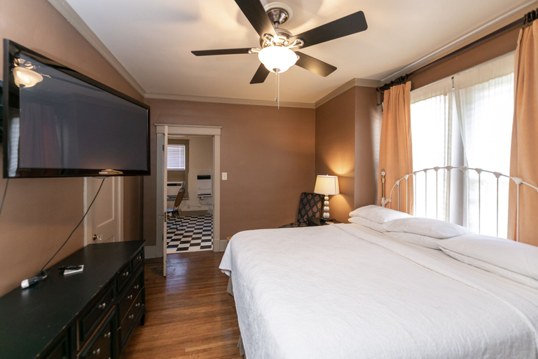 Bedroom 2, Memphis Belvedere Suites, Shelby
