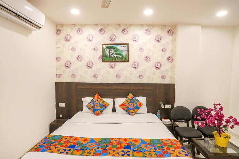 FabHotel Royal Galaxy I, West