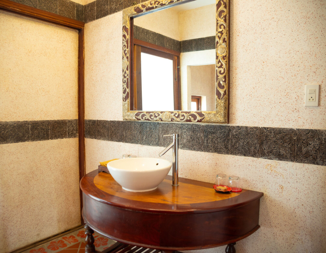 Bathroom 5, Full Moon Village, Phan Thiết