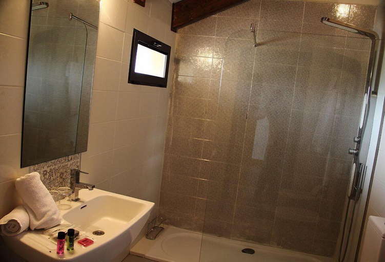 Bathroom 3, Concejo Hospedería, Valladolid