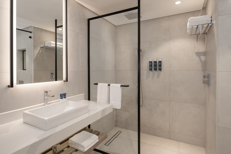 Bathroom 3, Four Points by Sheraton Kampala, Kampala