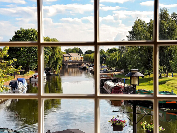 Others 5, Riverside Inn, Cambridgeshire