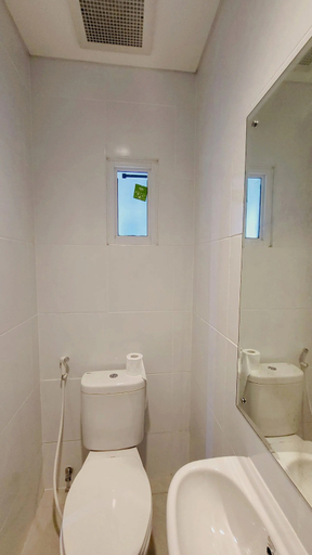 Bathroom 4, 3BR Cozy Homestay Zena BSD City, South Tangerang