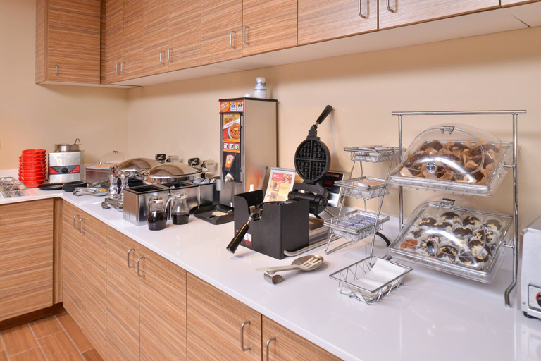 Food & Drinks 4, TownePlace Suites by Marriott Gillette, Campbell