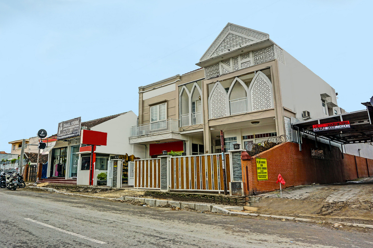 Exterior & Views 1, Oyo 91812 Nh Kost Syariah, Bojonegoro