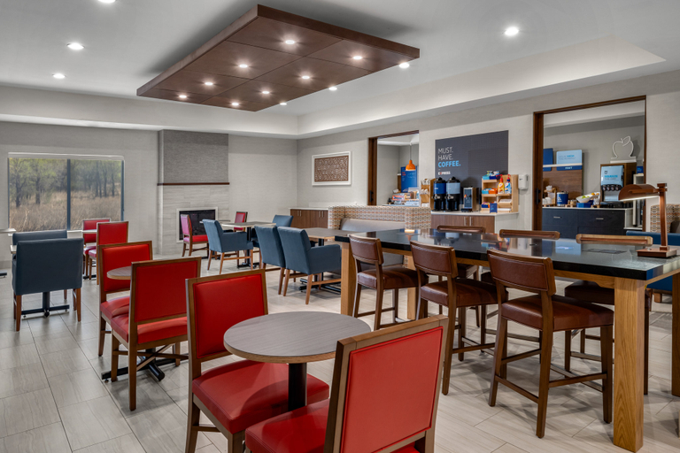 Food & Drinks 4, Holiday Inn Express & Suites GRAHAM, Young