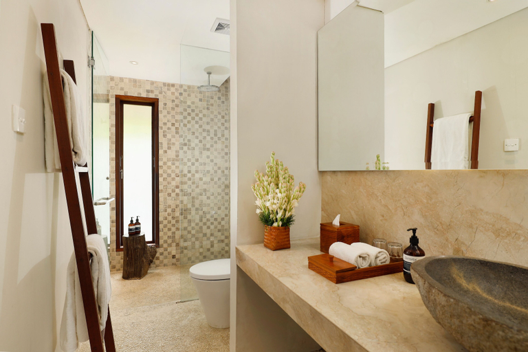 Bathroom 4