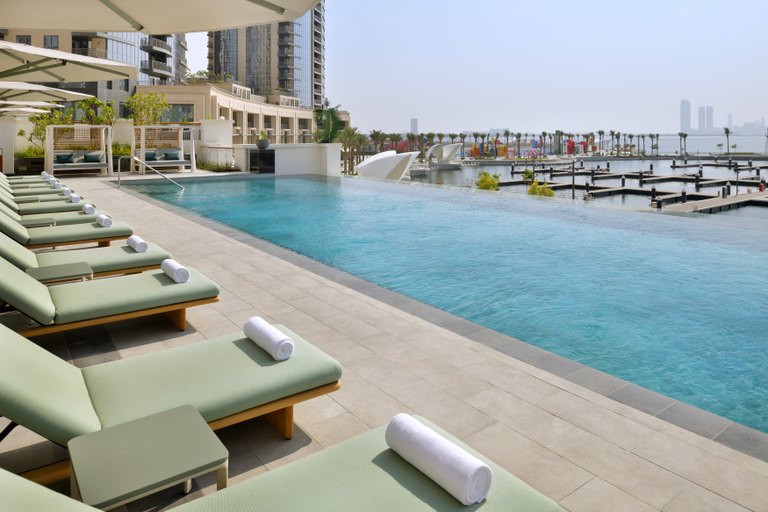 Sport & Beauty 2, Vida Creek Beach Hotel, Dubai