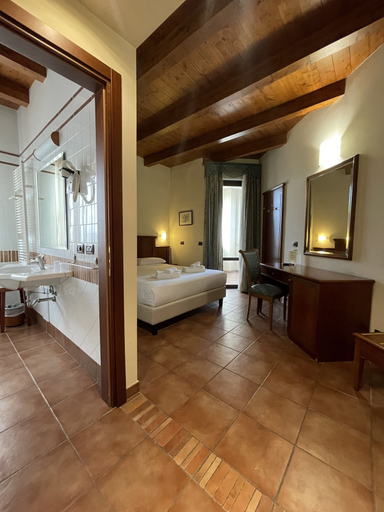 Bathroom 5, Hotel Villa Venus, Salerno