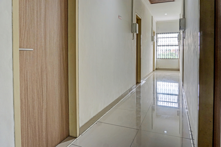 Public Area 2, Oyo 91812 Nh Kost Syariah, Bojonegoro