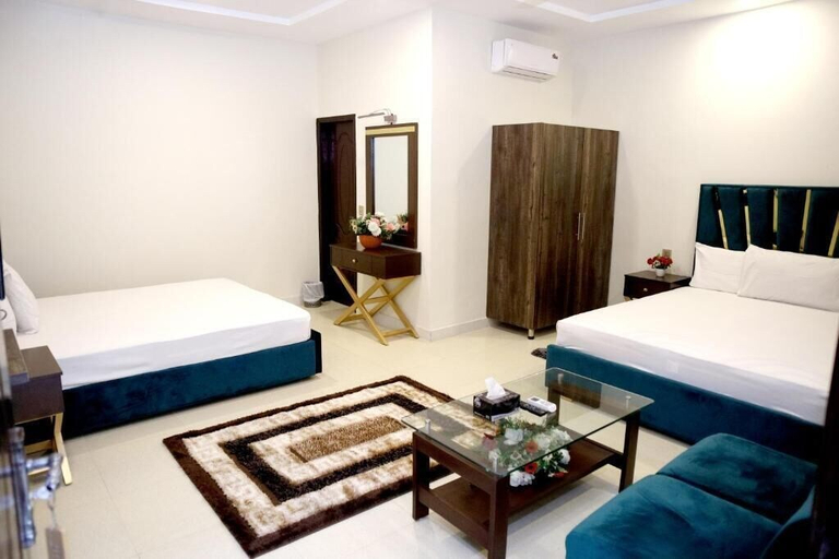 Bedroom 2, Royalton Inn Hotel, Lahore