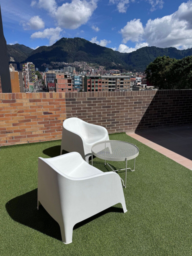 Others 4, Dasaya Edificio, Santafé de Bogotá