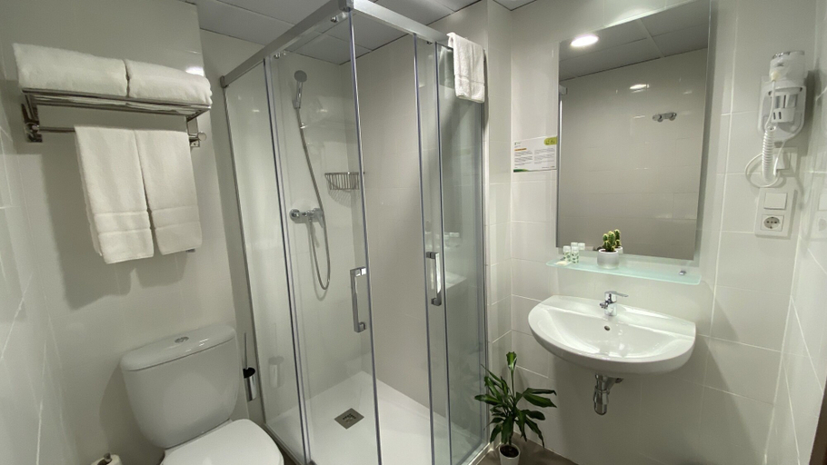 Bathroom 5, Original Domino House Hotel, Valencia