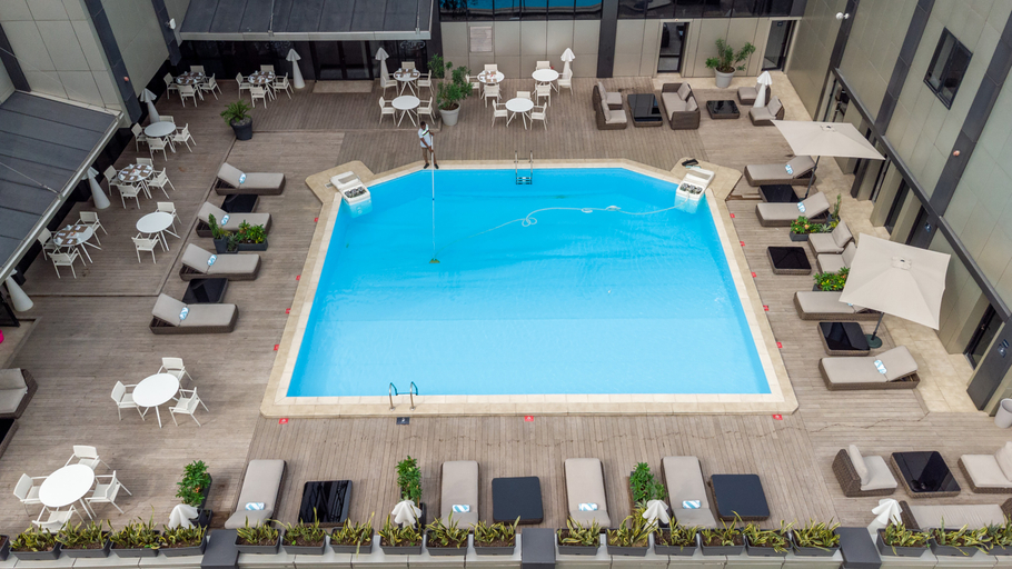 Sport & Beauty 2, Krystal Palace Douala, Wouri