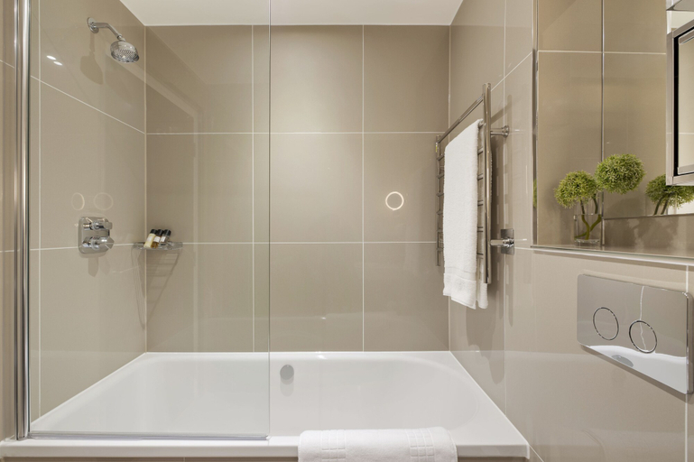 Bathroom 4, The Chronicle by Supercity Aparthotels, London