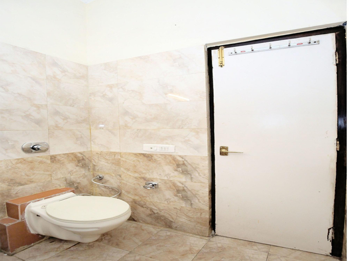 Bathroom 4, Hotel City Paradise, Chandigarh