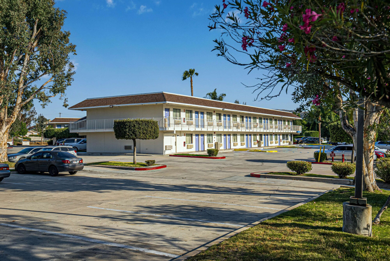Motel 6 Temecula, CA - Historic Old Town, Riverside