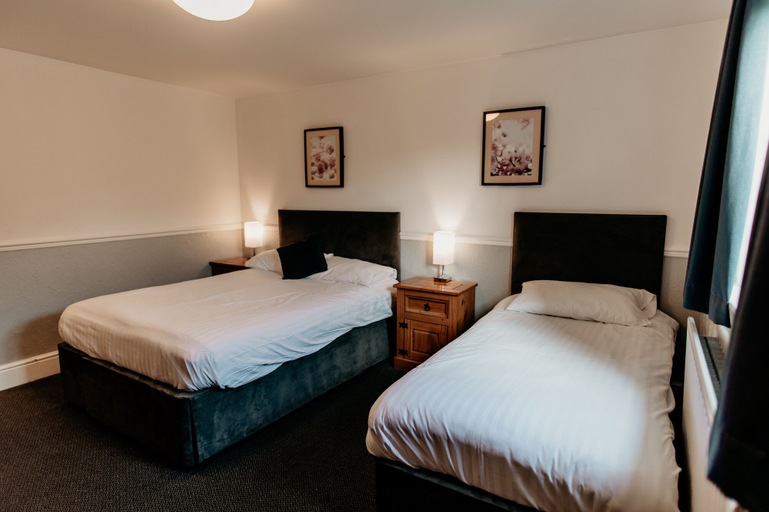 Bedroom 3, Oak Farm Hotel, Staffordshire