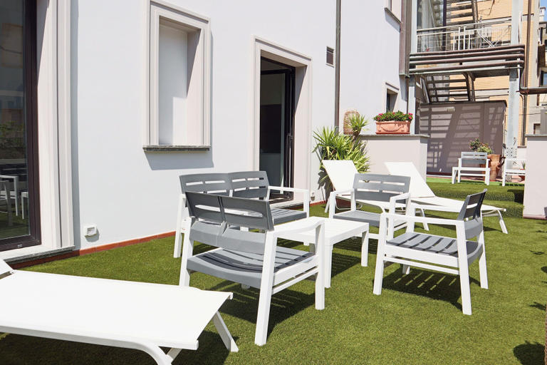 Others 5, Hotel Enzo, Macerata