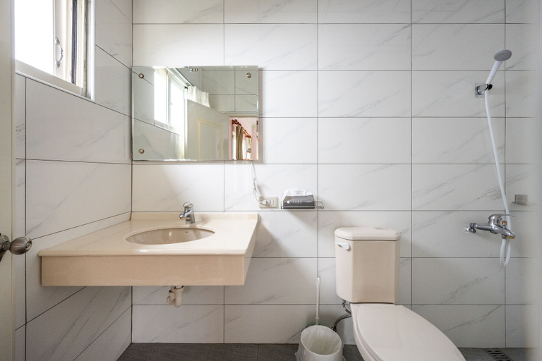 Bathroom 4, Chingjing New Paradise B&B, Nantou