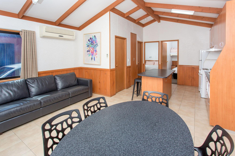 Bedroom 3, BIG4 Renmark Riverfront Holiday Park, Renmark Paringa - Renmark